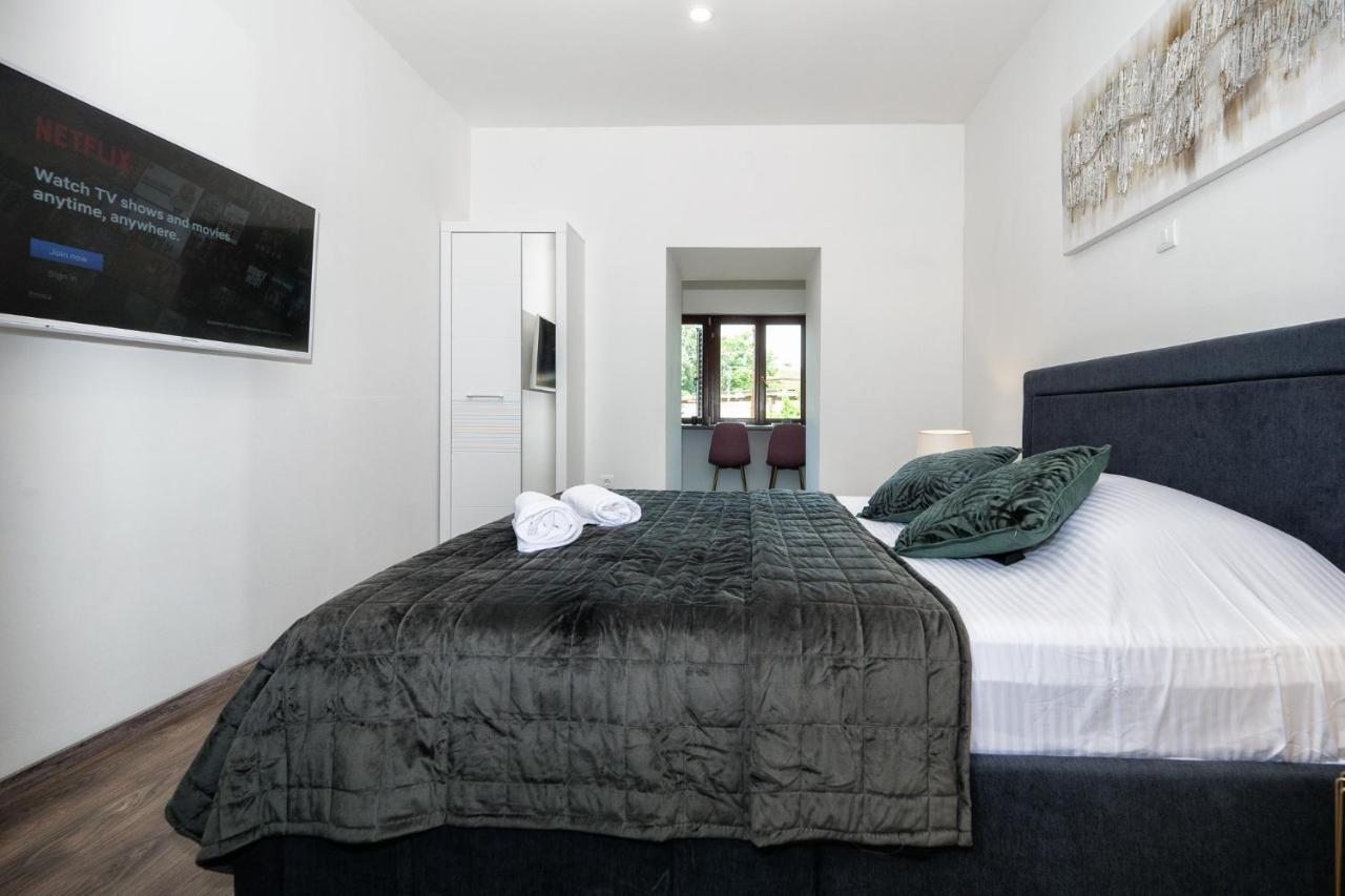 Arena Delight Studio Apartments Pula Buitenkant foto