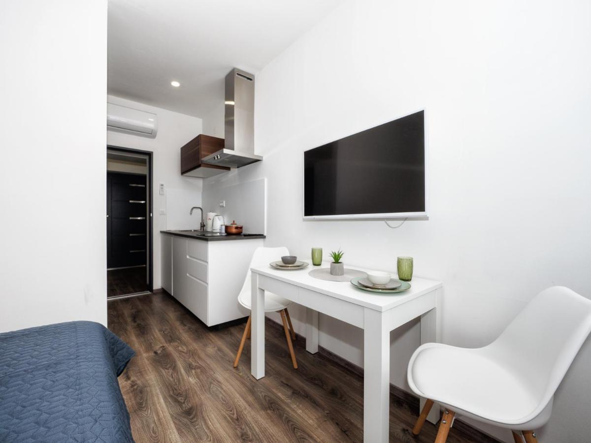 Arena Delight Studio Apartments Pula Buitenkant foto