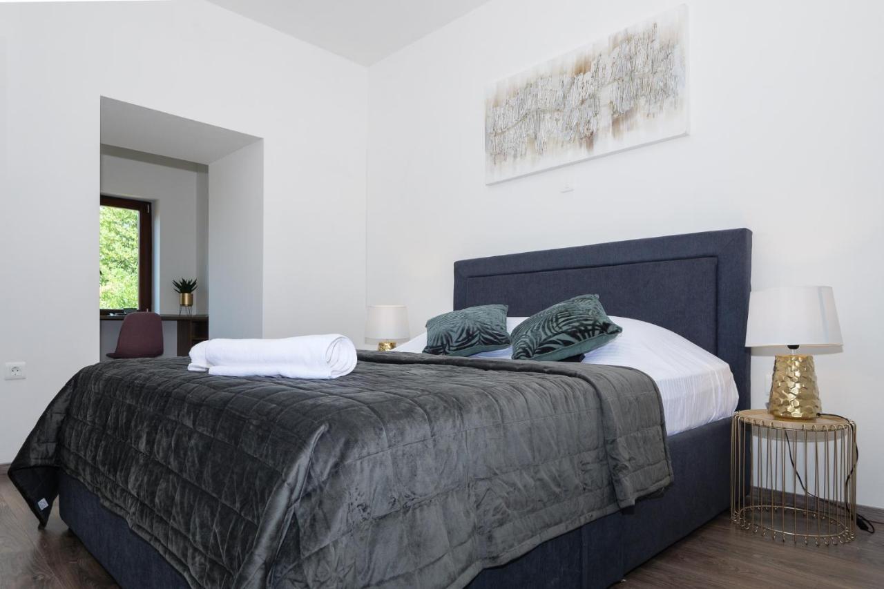 Arena Delight Studio Apartments Pula Buitenkant foto